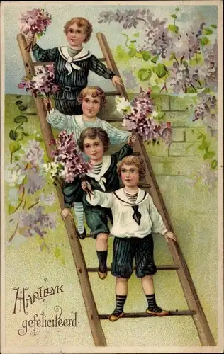 Präge Ak Glückwunsch, Kinder in Matrosenanzügen auf einer Leiter, blühender Flieder