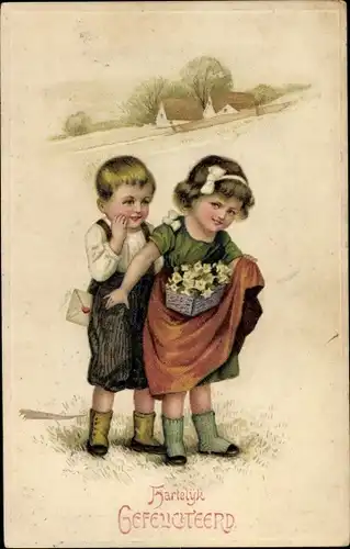 Präge Ak Glückwunsch, Mädchen und Junge mit Blumenkorb, Brief