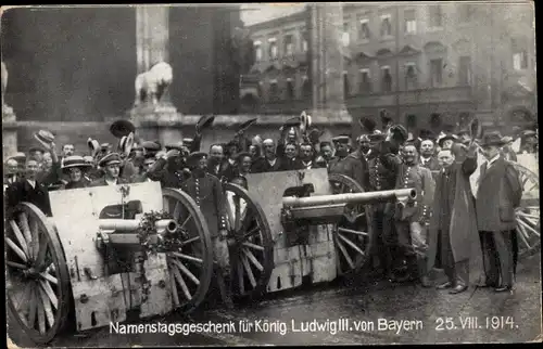 Ak König Ludwig III besichtig die ersten von den Bayern erbeuteten französischen Geschütze, I WK