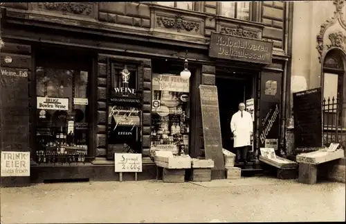 Foto Ak Berlin, Kolonialwarenhandlung, Schaufenster, Reklametafeln, Blauband