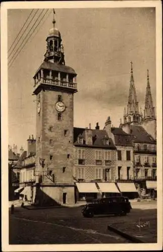 Ak Moulins Allier, Place de l’Hotel de Ville, Jaquemart des städtischen Glockenturms