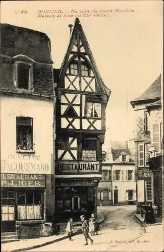 Ak Moulins Allier, Altes Haus