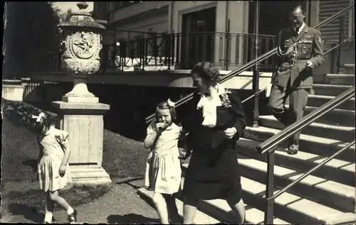 Foto Prinzessin Juliana der Niederlande mit Kindern, Prinz Bernhard, April 1946