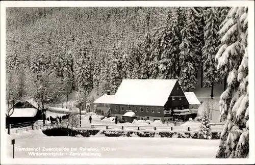 Ak Rehefeld Zaunhaus Altenberg im Erzgebirge, Fremdenhof Zwergbaude, im Winter