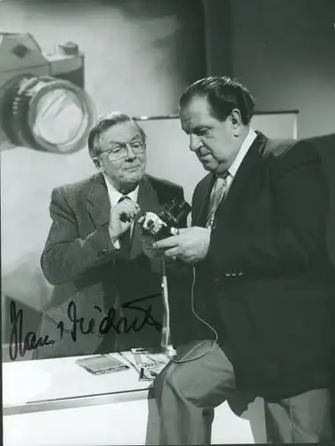 Foto Komiker und Schauspieler Hans Jürgen Diedrick mit Heinz Eckner, Ein Wort aus Musik, Autogramm