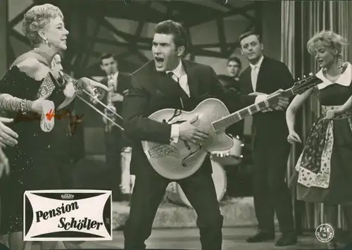 Foto Schauspielerin Ursula Herking, Filmszene Pension Schöller, Autogramm