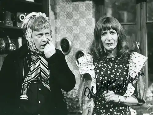 Foto Schauspielerin Helga Feddersen mit Rainer Basedow, Filmszene Plattenküche, Autogramm