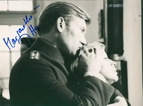 Foto Schauspielerin Margarethe von Trotta mit Matthias Habich, Filmszene Der Fangschuss, Autogramm