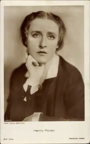 Ak Schauspielerin Henny Porten, Portrait, Ross Verlag 4447/1