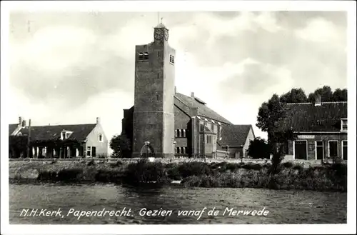 Ak Papendrecht Südholland, N. H. Kerk, Gezien vanaf de Merwede