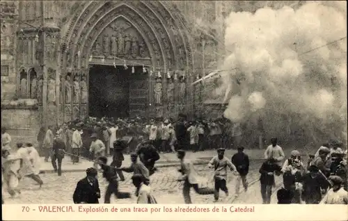 Ak Alicante Valencia Spanien, Kathedrale, Explosion von Feuerwerk