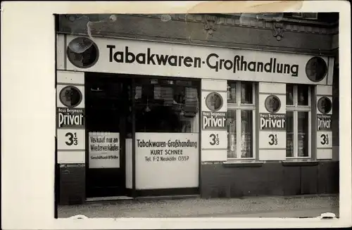 Foto Ak Berlin Neukölln, Tabakwaren-Großhandlung Kurt Schnee, Friedelstraße 29