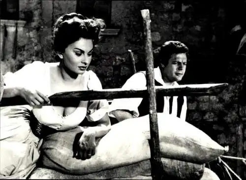 Foto Schauspieler Sophia Loren, Marcello Mastroianni, Filmszene Eine Frau für schwache Stunden