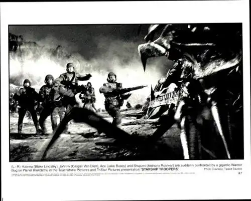 Foto Filmszene, Starship Troopers, Pressefoto, Schauspieler Blake Lindsley, Casper Van Dien