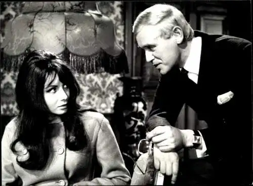 Foto Schauspieler, Filmszene, Geheimnisse in goldenen Nylons, Pressefoto