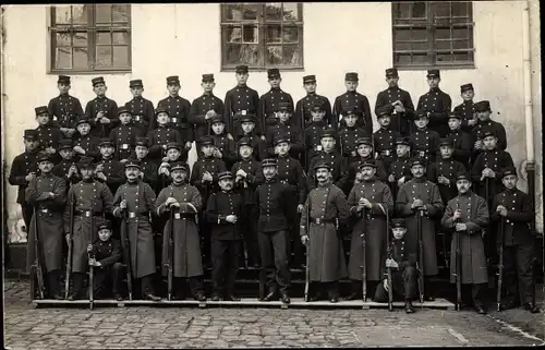 Ak Rambouillet Yvelines, Gruppenfoto, Uniform