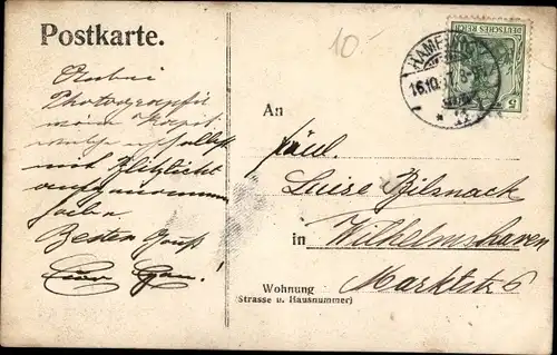 Foto Ak Mann in einem Gasthaus, Kellner, Ananas, Weinflaschen