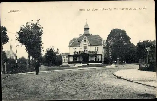 Ak Einbeck in Niedersachsen, Partie an dem Hubeweg mit Gasthaus zur Linde