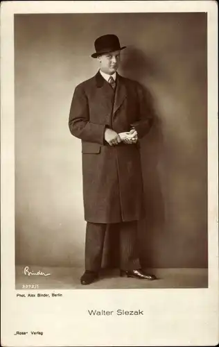 Ak Schauspieler Walter Slezak, Portrait im Mantel, Ross