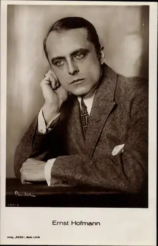 Ak Schauspieler Ernst Hofmann, Portrait im Anzug