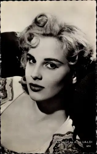Ak Schauspielerin Antonella Lualdi, Portrait