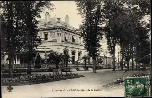 Ak Neris les Bains Allier, Le Casino, Straßenpartie