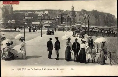 Ak Dieppe Seine Maritime, Boulevard Maritime in Richtung Casino