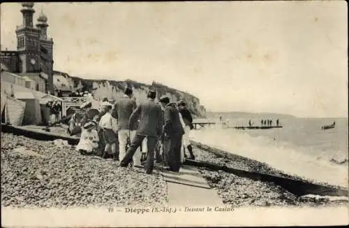 Ak Dieppe Seine Maritime, vor dem Casino