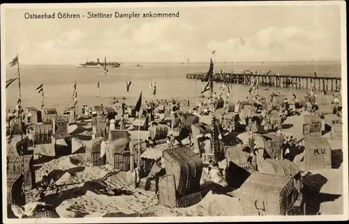 Ak Ostseebad Göhren auf Rügen, Stettiner Dampfer ankommend, Strandpartie