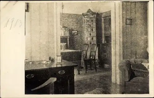 Foto Ak Kiel, Zimmer, Schreibtisch, Stühle, 1913