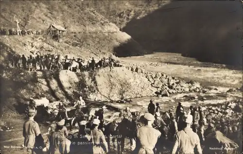 Ak Feldzug in Serbien 1915, Ibartal, Artillerie passiert einen Bach, I WK