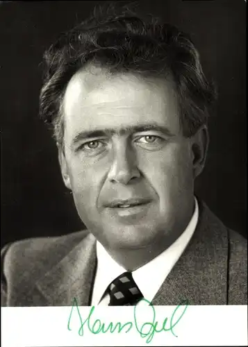 Ak SPD Politiker Hans Apel, Bundesverteidigungsminister, Portrait, Autogramm