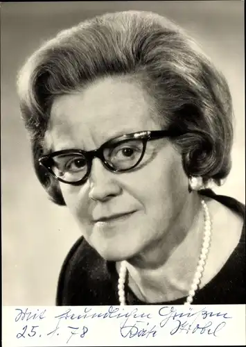 Ak Politikerin Käte Strobel, MdB, Bundesministerin für Jugend, SPD, Autogramm