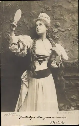 Ak Frauenportrait, Handspiegel, geflochtene Zöpfe