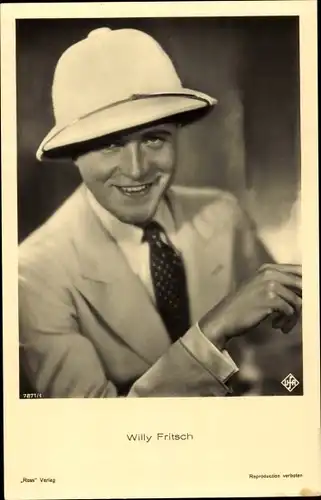 Ak Schauspieler Willy Fritsch, Portrait, Tropenhelm