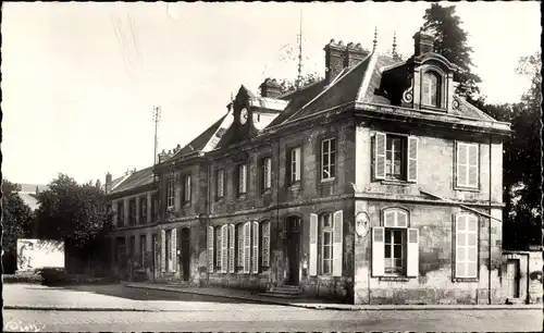 Ak Chambly Oise, Rathaus, Kriegerdenkmal