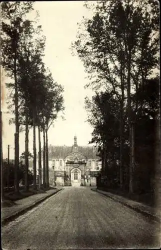 Foto Ak Aisne, Abbaye, Einfahrt, Villa