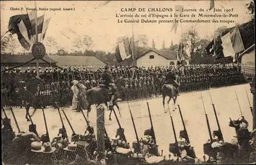 Ak Camp de Châlons Camp de Mourmelon Marne, Ankunft des Königs von Spanien am Bahnhof