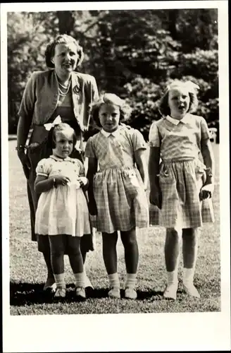 Ak Königin Juliana der Niederlande, Töchter Beatrix, Irene, Margriet, 1948