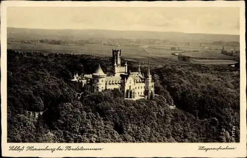 Ak Schulenburg Pattensen an der Leine, Schloss Marienburg, Fliegeraufnahme