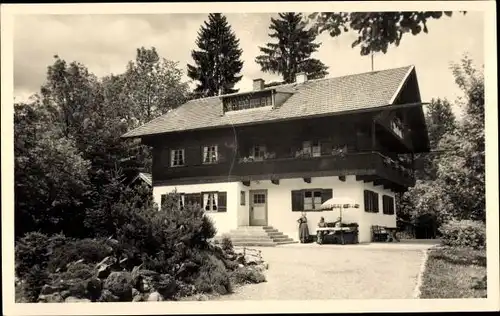 Foto Ak Bad Wiessee in Oberbayern, Wohnhaus, Garten