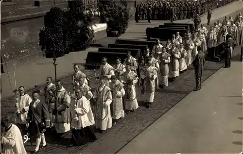 Foto Ak München, Fronleichnamprozession 1920, Marienplatz