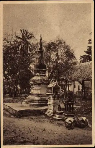 Ak Luang Prabang Laos, Bonzes im Gebet