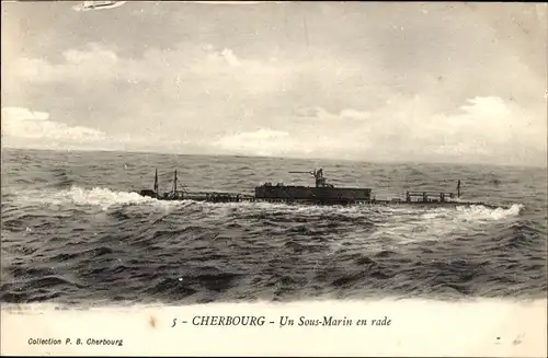 Ak Cherbourg Octeville Manche, Französisches U-Boot, U-Boot im Hafen