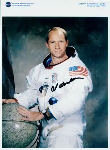Ak Astronaut Alfred Al Worden, NASA, Portrait, Autogramm