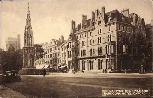 Ak Oxford Oxfordshire England, Randolph Hotel, Martyrs' Memorial