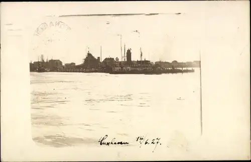 Foto Ak Nordseebad Cuxhaven, Stadtansicht vom Wasser aus