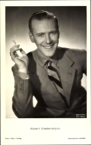 Ak Schauspieler Albert Matterstock, Film Foto Verlag A 3686 1, Portrait mit Zigarette