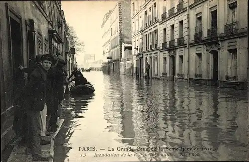 Postkarte Paris XV Vaugirard, Rue de la Smala, Die große Seine-Flut Januar 1910