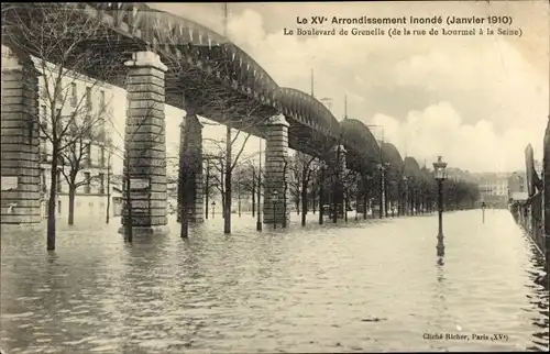 Postkarte Paris XV Vaugirard, Boulevard de Grenelle, Die große Seineflut Januar 1910